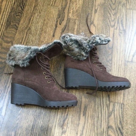 ROCKET DOG • wedge lace up boots w/ faux fur - Picture 1 of 7